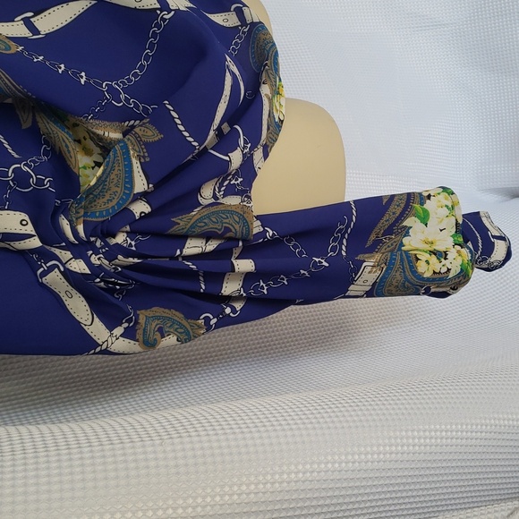 Soho Jeans. Unique Elegant Blue Chain/Belt & Floral Print Women's Top Size L - Picture 3 of 16
